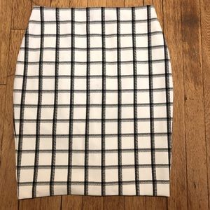 High waisted white with black plaid pencil skirt